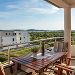 Seaview Tihi Ii Apartment