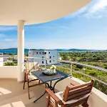 Seaview Tihi Ii *