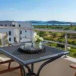 Seaview Tihi Ii