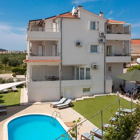 Seaview Tihi Ii Апартаменты